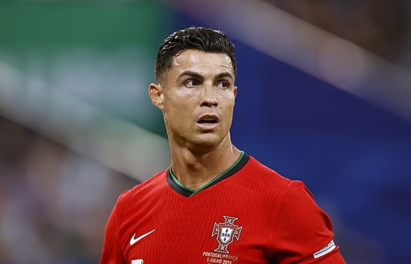 Ronaldo tiết lộ thời điểm chia tay ĐTQG