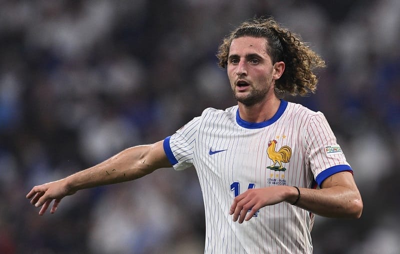 AC Milan rất muốn có được sự phục vụ của Rabiot.