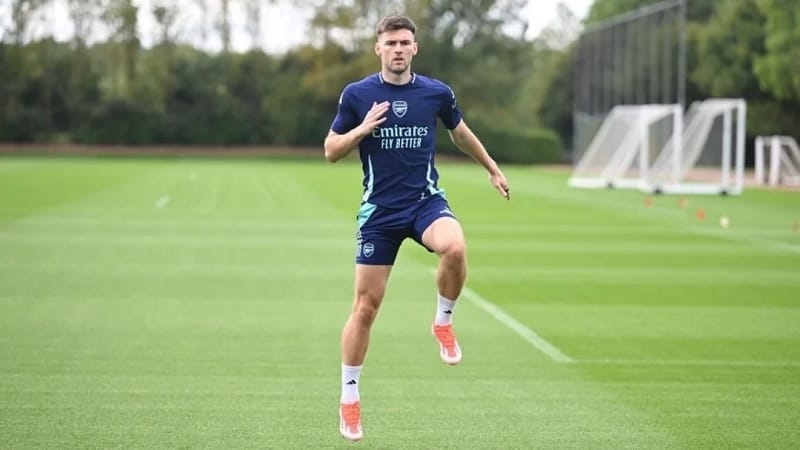 Kieran Tierney trở lại Arsenal sau khi hết hạn cho mượn tại Sociedad