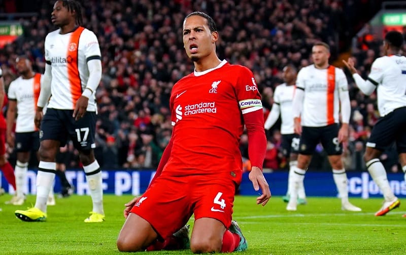 Van Dijk khẳng định đẳng cấp