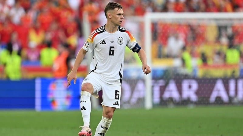 Kimmich trở thành thủ quân của tuyển Đức.