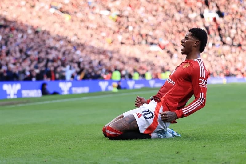 Rashford lập cú đúp trước Everton